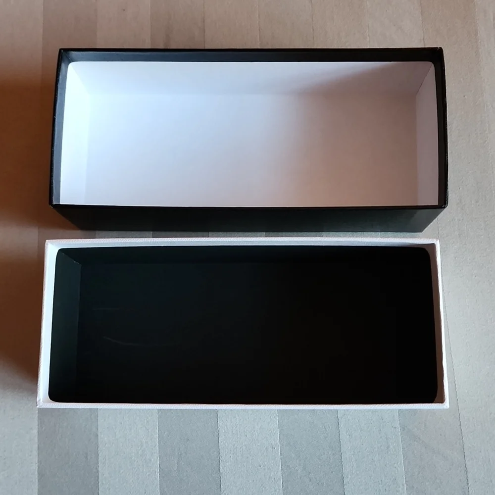 Genuine Channel Eyeglass Box (empty) - Picture 3 of 8